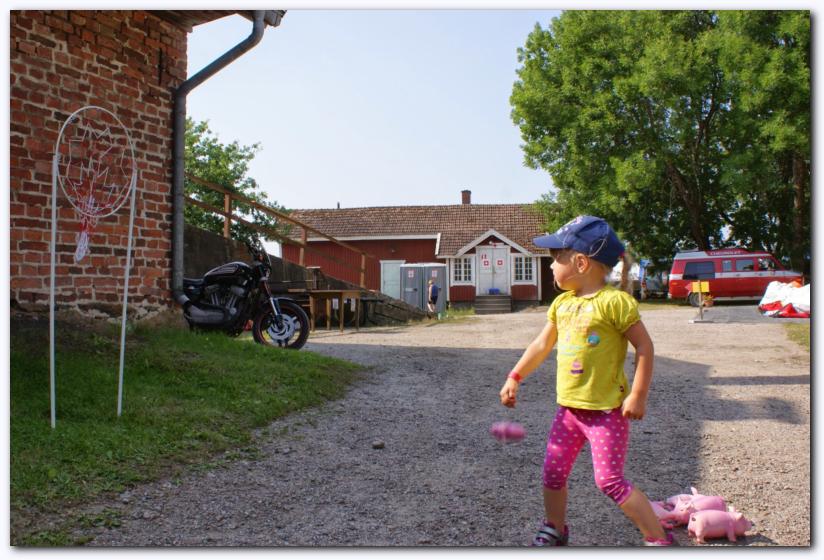 802x537 pixels (89K)